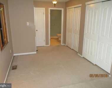 504 Foxcroft Circle - Photo Thumbnail 20