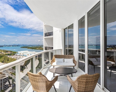 15811 Collins Ave - Photo Thumbnail 7