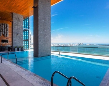 1451 Brickell Ave - Photo Thumbnail 9