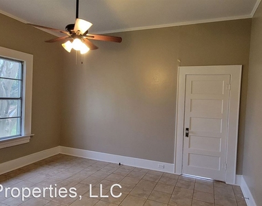 860 Evangeline Pl - Photo Thumbnail 13