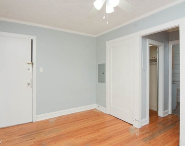 3267 W. Wrightwood, Unit Ay1 - Photo Thumbnail 9