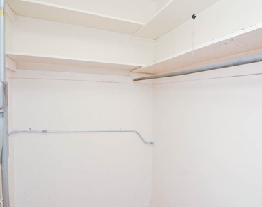 3267 W. Wrightwood, Unit Ay1 - Photo Thumbnail 12