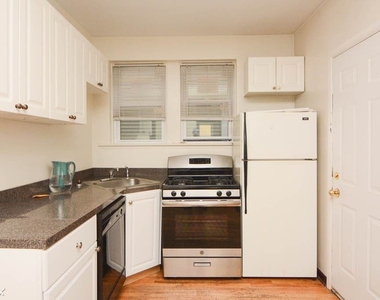 3823 N. Greenview, Unit W-7 - Photo Thumbnail 1