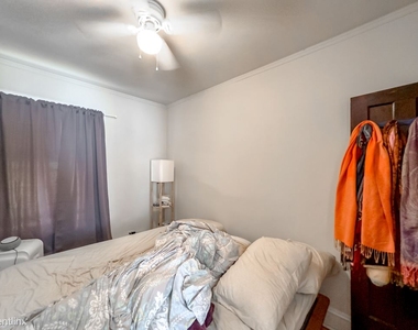 3815 N. Greenview, Unit E-8 - Photo Thumbnail 8