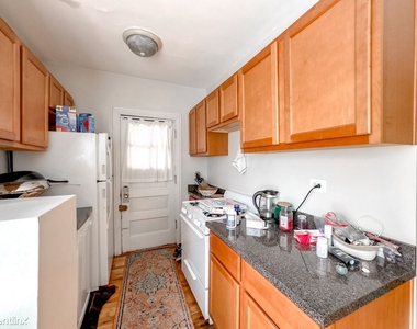 3815 N. Greenview, Unit E-5 - Photo Thumbnail 1