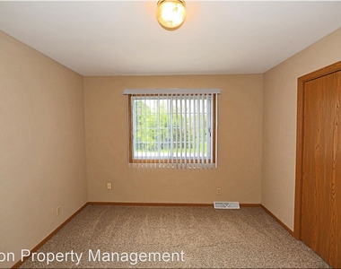 4 Unit At 5509-5515 45th Street - Photo Thumbnail 4