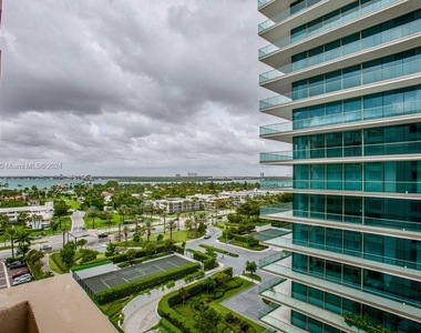 10185 Collins Ave - Photo Thumbnail 11