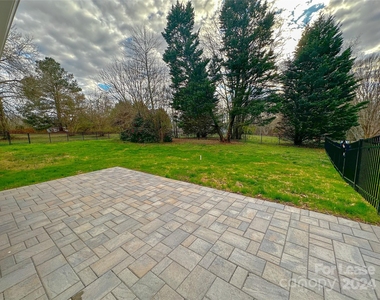 1063 Willow Ridge Lane - Photo Thumbnail 8