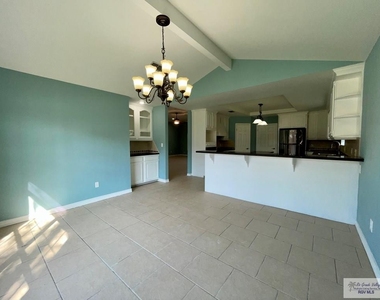 5316 N Palm Valley Dr. - Photo Thumbnail 6