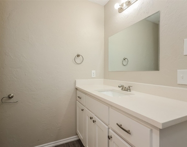 2813 Appaloosa Trail - Photo Thumbnail 11