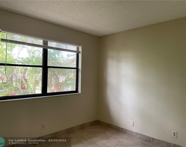 11634 Nw 26th Ct - Photo Thumbnail 5