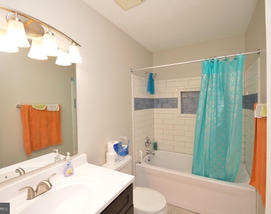 8621 Burnside Court - Photo Thumbnail 30