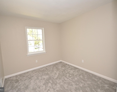 8621 Burnside Court - Photo Thumbnail 27