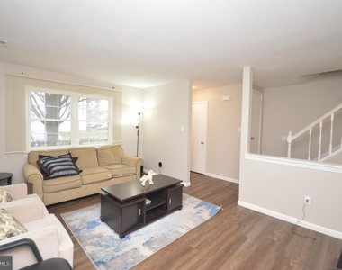 8621 Burnside Court - Photo Thumbnail 9