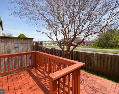 8621 Burnside Court - Photo Thumbnail 5