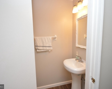 8621 Burnside Court - Photo Thumbnail 19