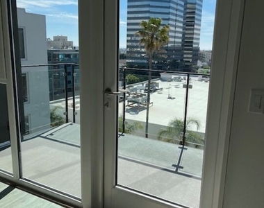 12035 Wilshire Blvd - Photo Thumbnail 20