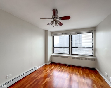 4180 N. Marine Drive, Unit A2161 - Photo Thumbnail 10