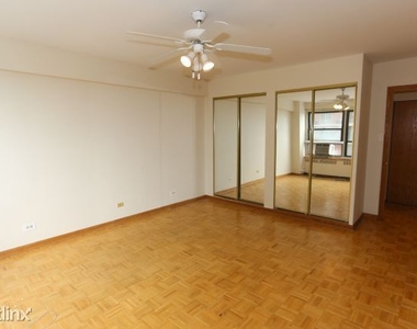 4180 N. Marine Drive, Unit A506 - Photo Thumbnail 18