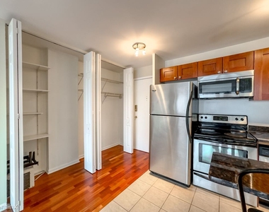 4180 N. Marine Drive, Unit C2161 - Photo Thumbnail 8