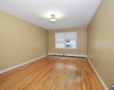 230 Lawrence Avenue - Photo Thumbnail 21