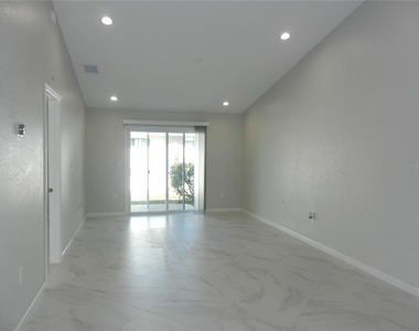 1835 Orange Boulevard Way - Photo Thumbnail 5