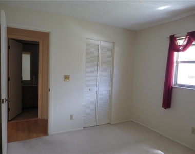 3235 E Dorchester Drive - Photo Thumbnail 28