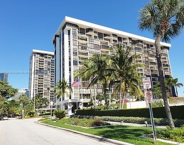 1865 Brickell Ave - Photo Thumbnail 8