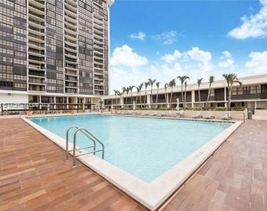 1865 Brickell Ave - Photo Thumbnail 14