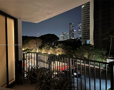 1865 Brickell Ave - Photo Thumbnail 25