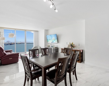 335 S Biscayne Blvd - Photo Thumbnail 9