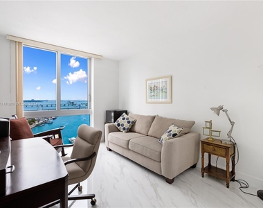 335 S Biscayne Blvd - Photo Thumbnail 18