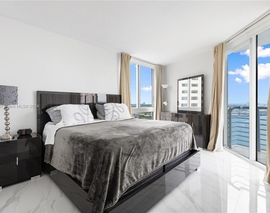 335 S Biscayne Blvd - Photo Thumbnail 12