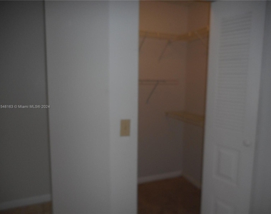 978 Coral Club Dr - Photo Thumbnail 9