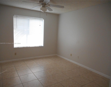 978 Coral Club Dr - Photo Thumbnail 3