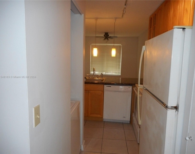 978 Coral Club Dr - Photo Thumbnail 6