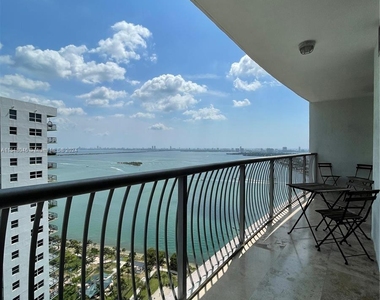 1750 N Bayshore Dr - Photo Thumbnail 0