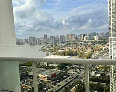 18101 Collins Ave - Photo Thumbnail 20