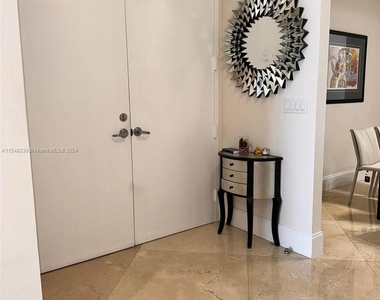 18101 Collins Ave - Photo Thumbnail 19