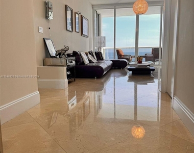 18101 Collins Ave - Photo Thumbnail 1