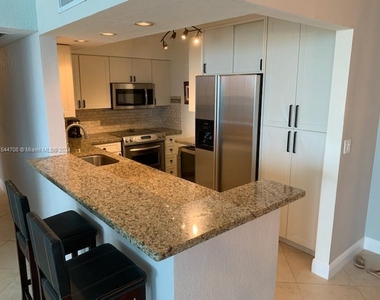 2501 S Ocean Dr - Photo Thumbnail 5