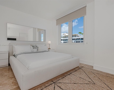 2301 Collins Ave - Photo Thumbnail 11