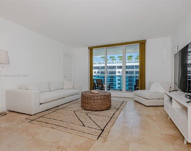 2301 Collins Ave - Photo Thumbnail 2