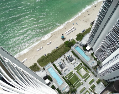 15901 Collins Ave - Photo Thumbnail 1