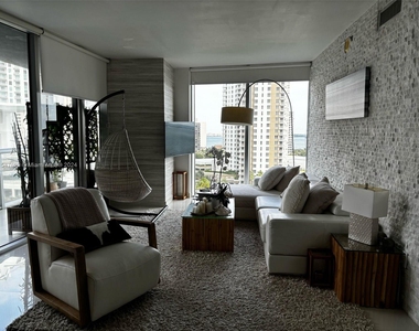 495 Brickell Ave - Photo Thumbnail 1