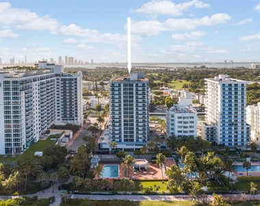 2401 Collins Ave - Photo Thumbnail 21