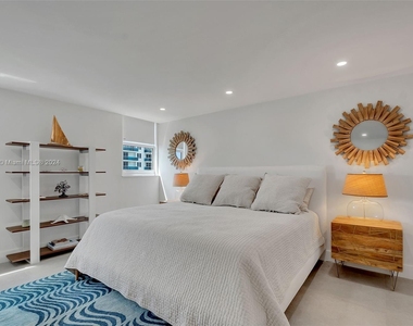 2401 Collins Ave - Photo Thumbnail 10