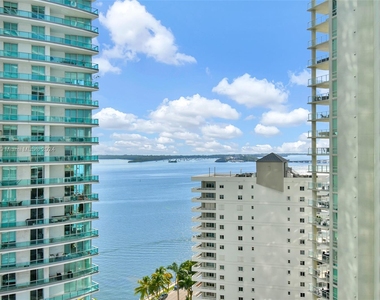 1300 Brickell Bay Dr - Photo Thumbnail 15