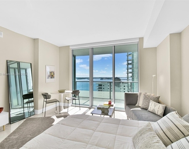 1300 Brickell Bay Dr - Photo Thumbnail 5