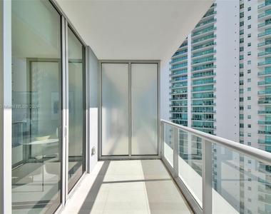 1300 Brickell Bay Dr - Photo Thumbnail 12